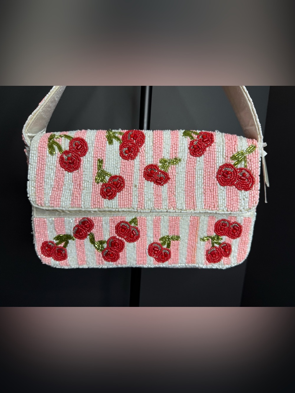 New Viral Beaded Purse Bag Made in India Summer Resort Novelty Cherries - Picture 5 of 6